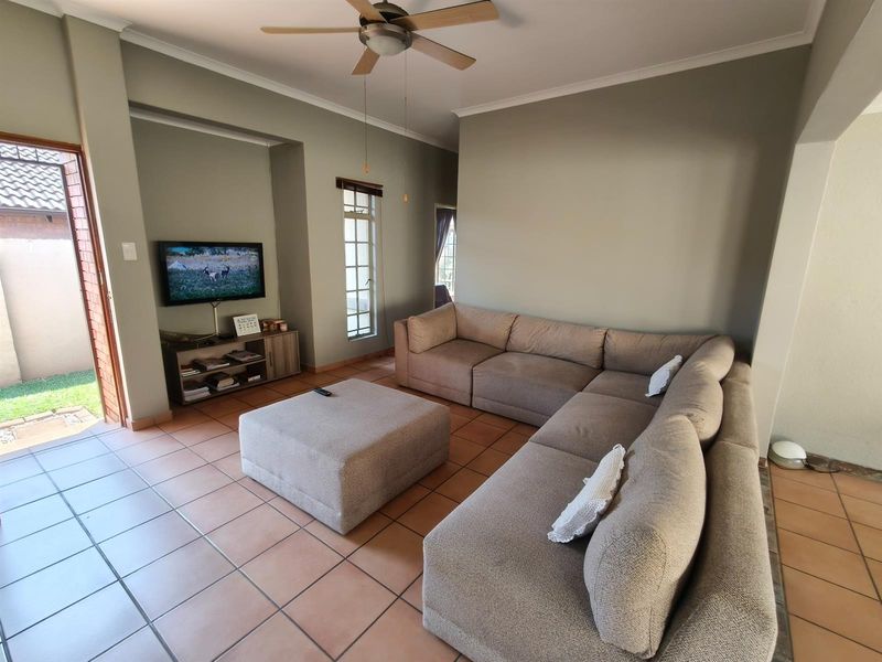 House For Sale in West Acres Ext 25, West Acres, Nelspruit - Photo 10