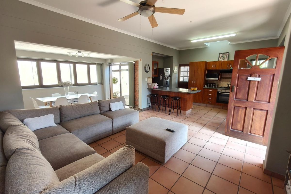House For Sale in West Acres Ext 25, West Acres, Nelspruit - Photo 2