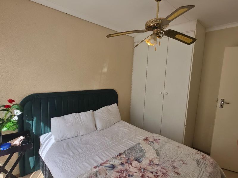 Apartment To Share in Wilro Park, Roodepoort - Photo 6