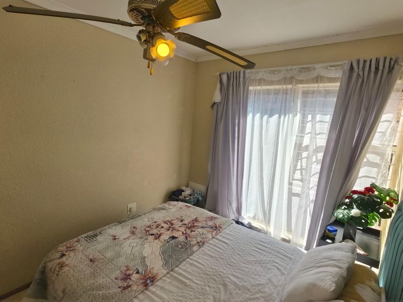 Apartment To Share in Wilro Park, Roodepoort - Photo 7