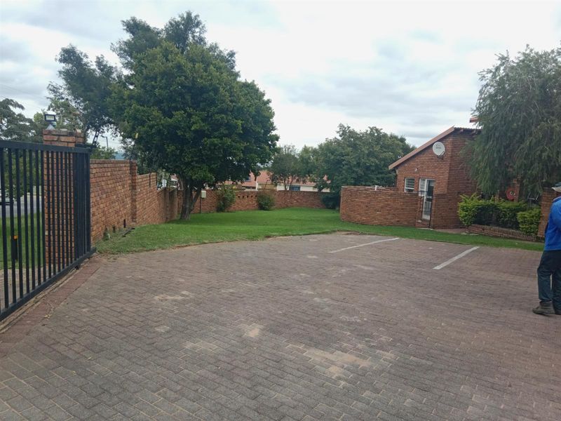 Complex For Sale in Halfway Gardens, Midrand - Photo 2