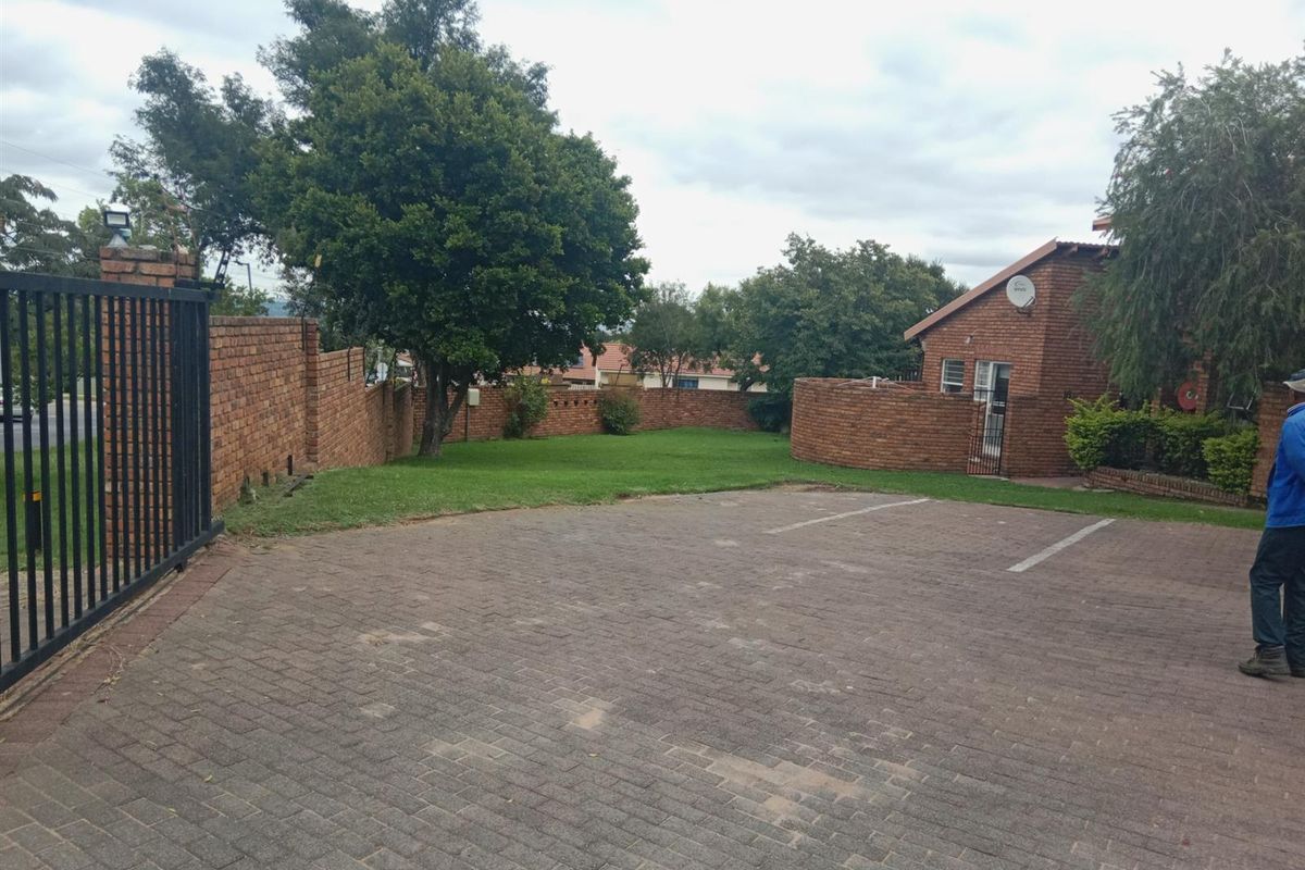 Complex For Sale in Halfway Gardens, Midrand - Photo 2