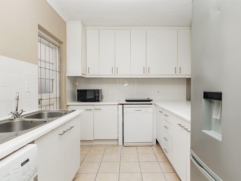 3 Bed Townhouse For Sale in Diep River, Cape Town - Photo 10