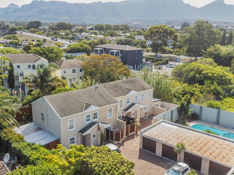 3 Bed Townhouse For Sale in Diep River, Cape Town - Photo 2