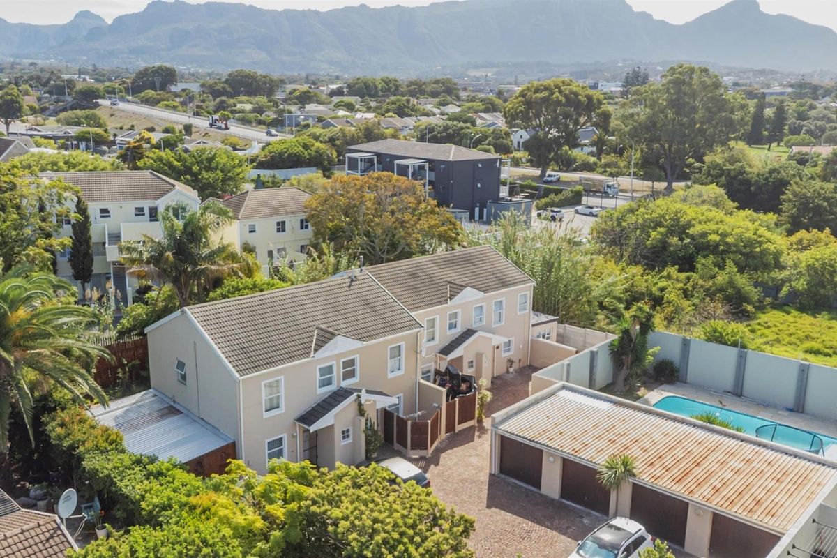 3 Bed Townhouse For Sale in Diep River, Cape Town - Photo 2