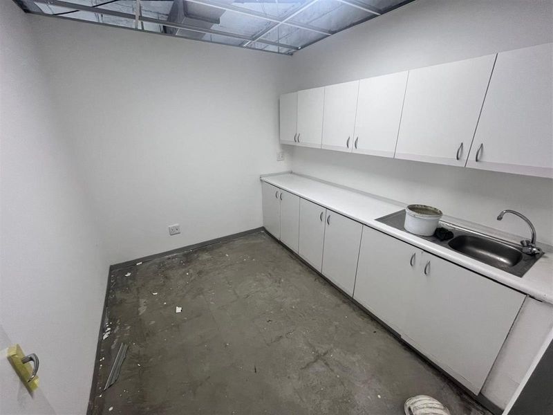 Office Space to rent at Bloemhof in Bo Oakdale  562m2 Unit 4A - 4th Floor - Photo 10