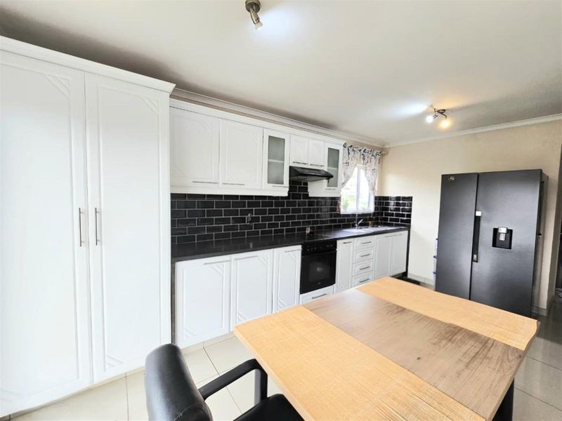 Apartment For Sale in Dawncrest, Verulam, KwaZulu Natal - Photo 2
