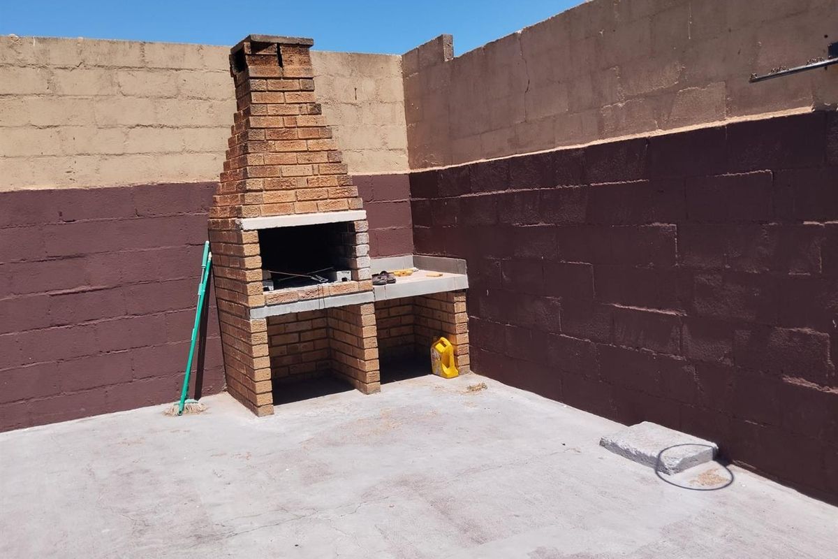 3 Bedroom House For Sale in Vredenburg - Photo 4