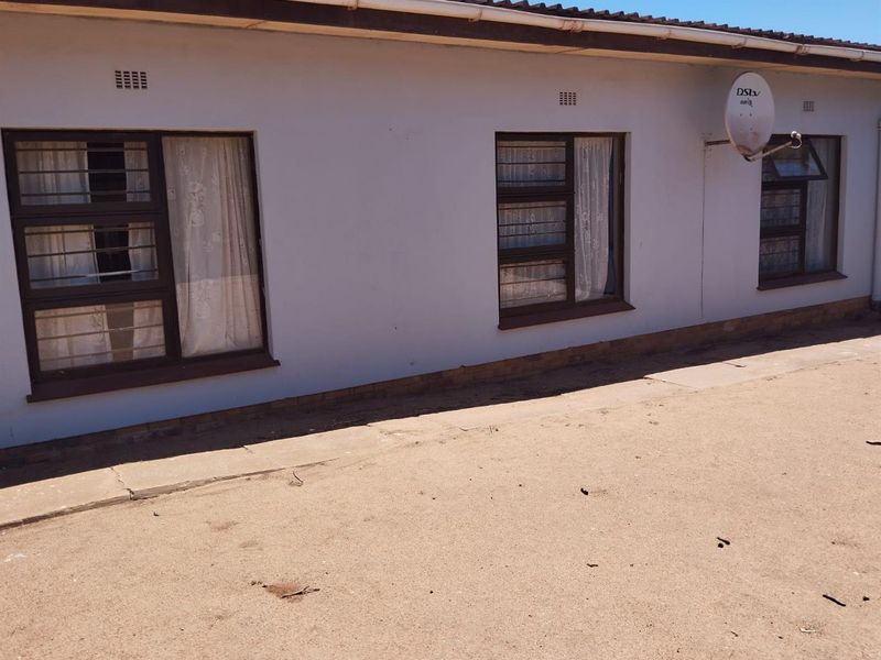 3 Bedroom House For Sale in Vredenburg - Photo 3