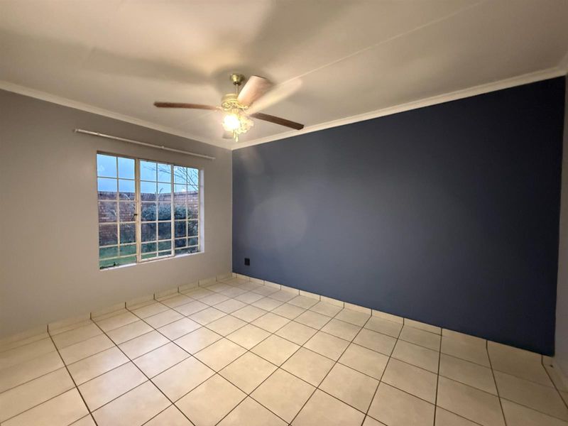 NEAT, NEW AND NOW AVAILABLE 2 BEDROOM TOWNHOUSE IN ELARDUS PARK - Photo 7