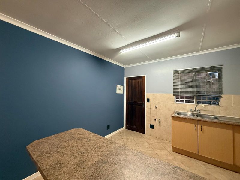 NEAT, NEW AND NOW AVAILABLE 2 BEDROOM TOWNHOUSE IN ELARDUS PARK - Photo 6