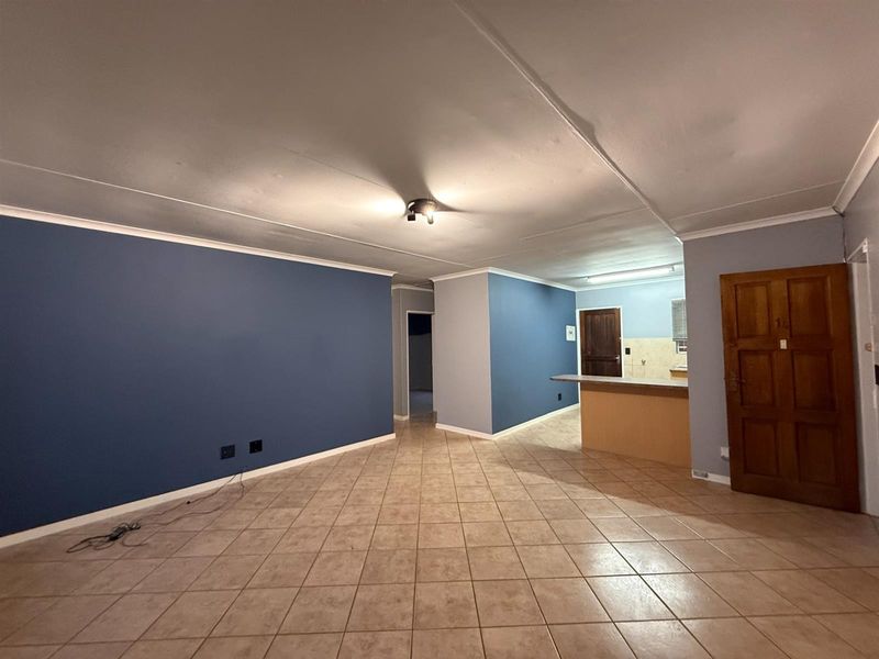 NEAT, NEW AND NOW AVAILABLE 2 BEDROOM TOWNHOUSE IN ELARDUS PARK - Photo 3