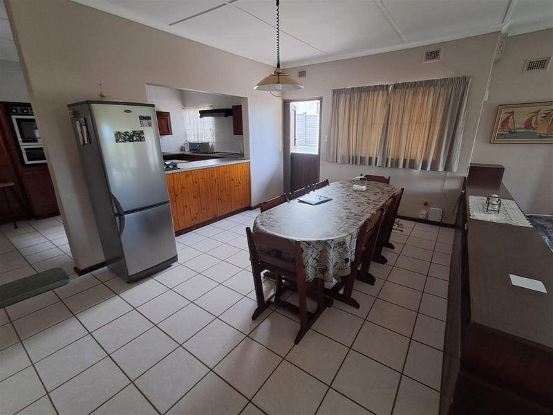House With Flatlet For Sale In Uvongo, Kwazulu-Natal - Photo 7