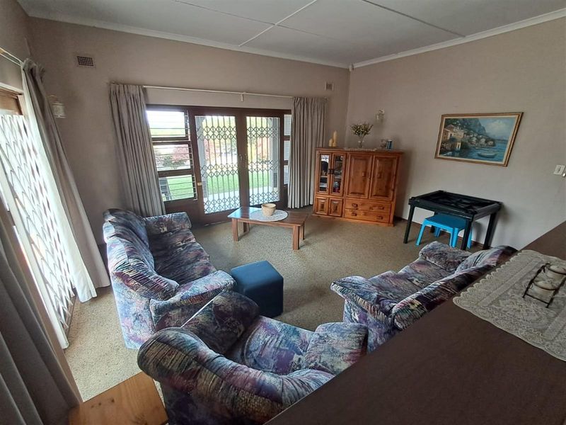 House With Flatlet For Sale In Uvongo, Kwazulu-Natal - Photo 8