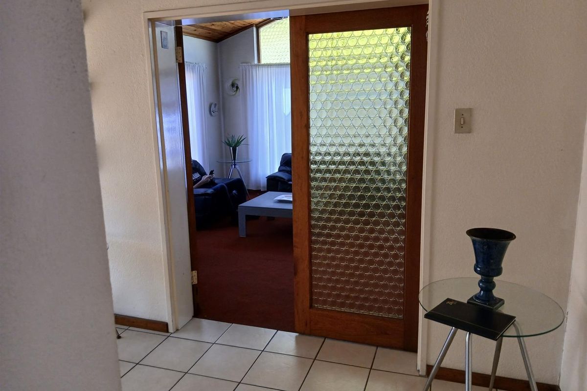 House For Sale in Table View, Blouberg - Photo 4