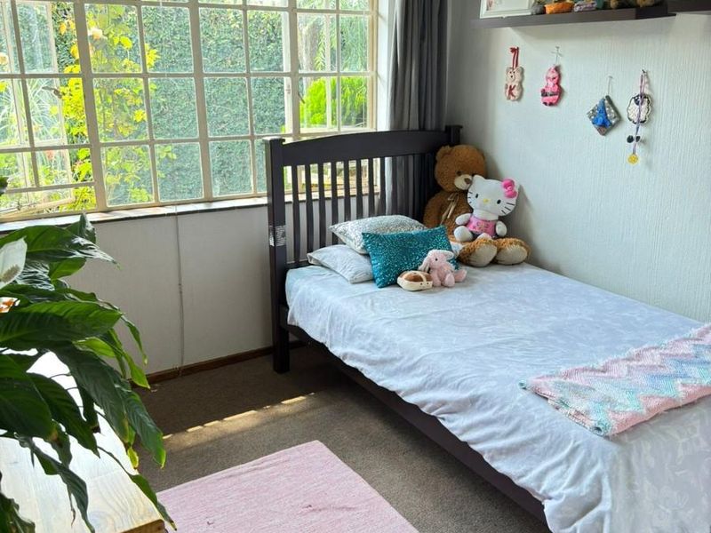 Comfortable 3-Bedroom with Private Garden in a Complex. - Photo 9