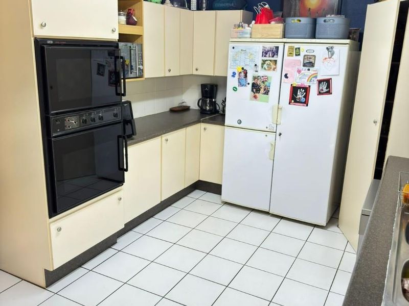 Comfortable 3-Bedroom with Private Garden in a Complex. - Photo 6