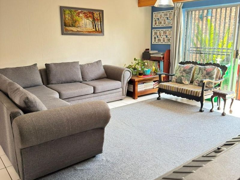 Comfortable 3-Bedroom with Private Garden in a Complex. - Photo 4