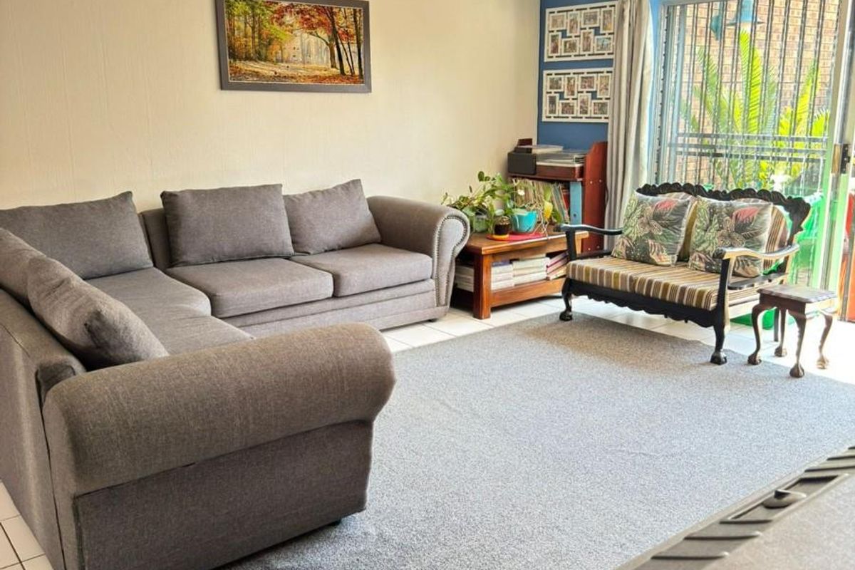 Comfortable 3-Bedroom with Private Garden in a Complex. - Photo 4