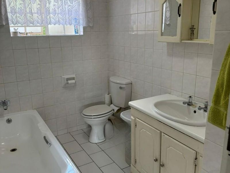 Don’t miss this 3-Bedroom Home with a Private Garden - Photo 9