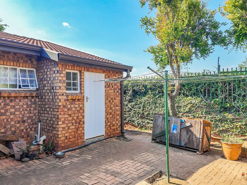 Don’t miss this 3-Bedroom Home with a Private Garden - Photo 9