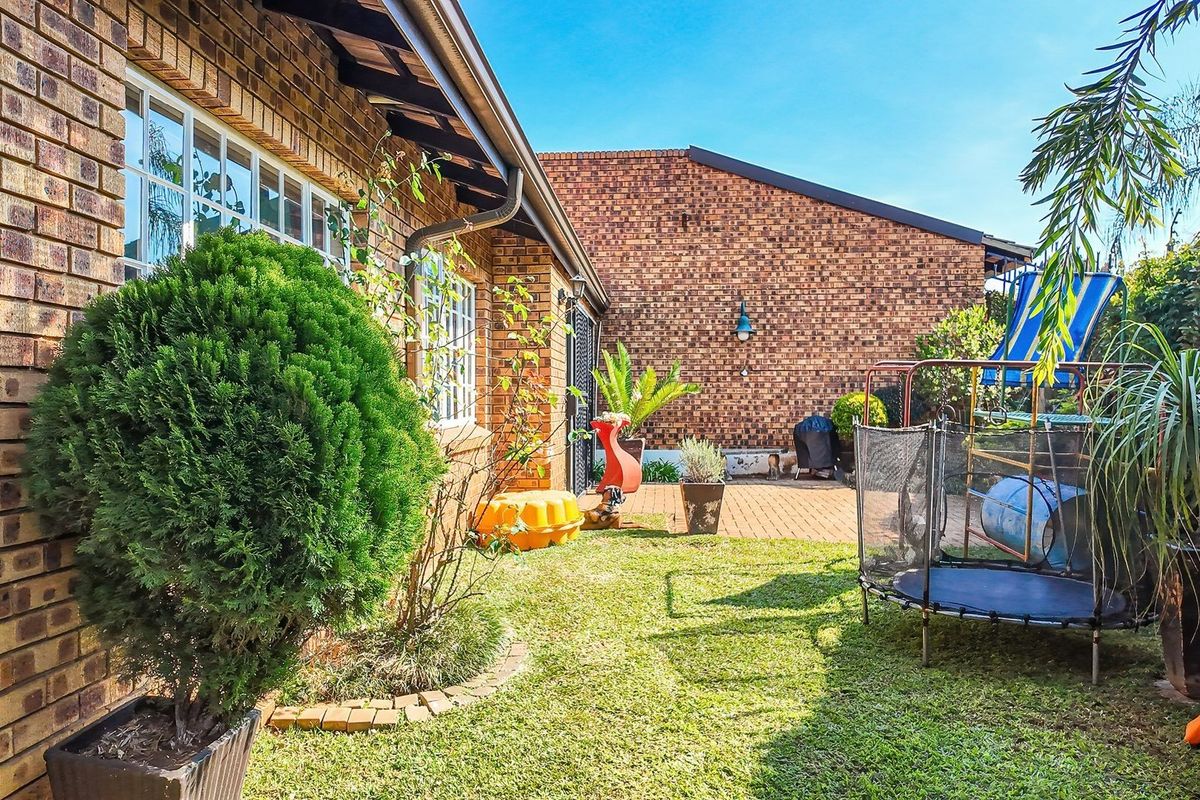 Don’t miss this 3-Bedroom Home with a Private Garden - Photo 3
