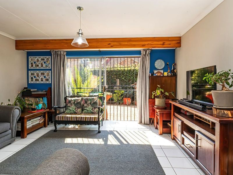 Don’t miss this 3-Bedroom Home with a Private Garden - Photo 8