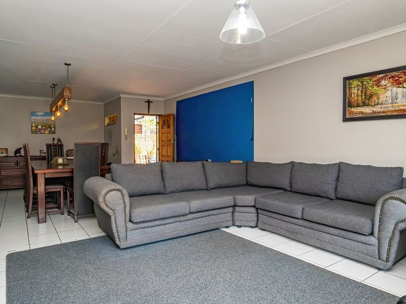 Don’t miss this 3-Bedroom Home with a Private Garden - Photo 7