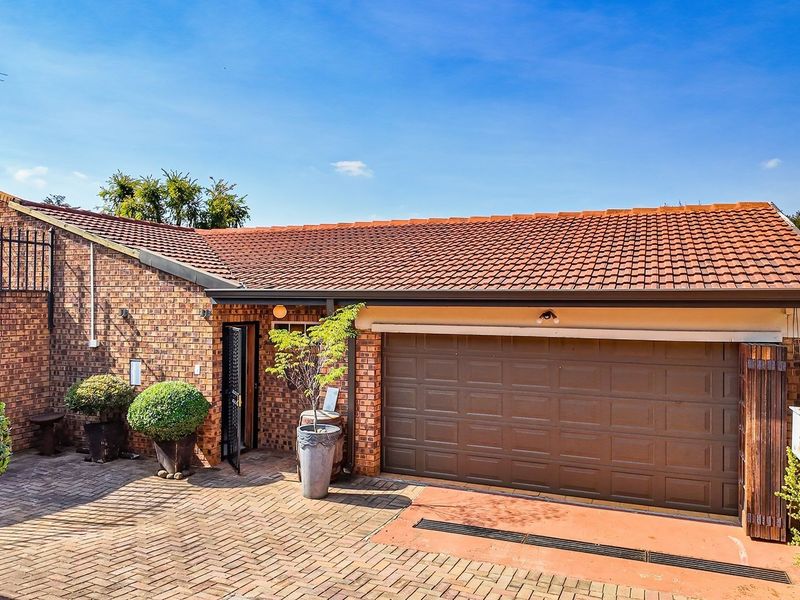 Don’t miss this 3-Bedroom Home with a Private Garden - Photo 2