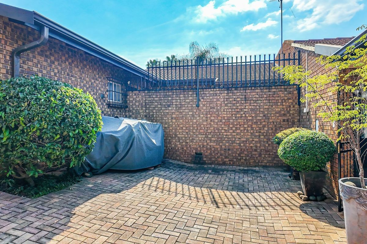 Don’t miss this 3-Bedroom Home with a Private Garden - Photo 4