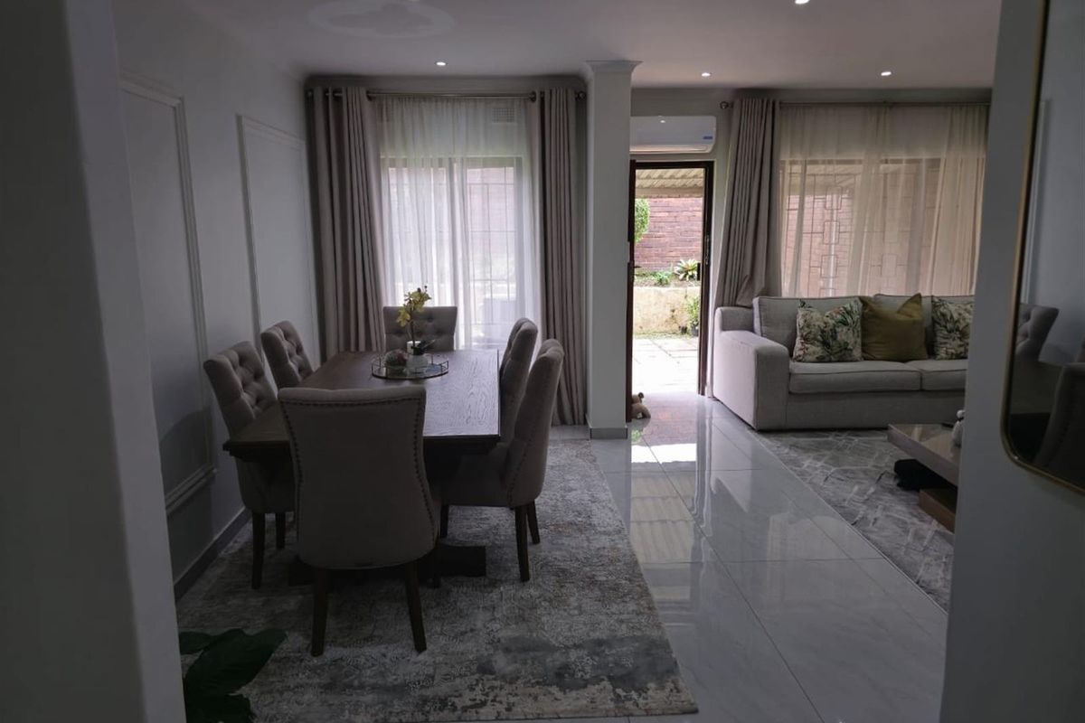 3 bedroom Townhouse For Sale in Durban, KwaZulu Natal - Photo 4