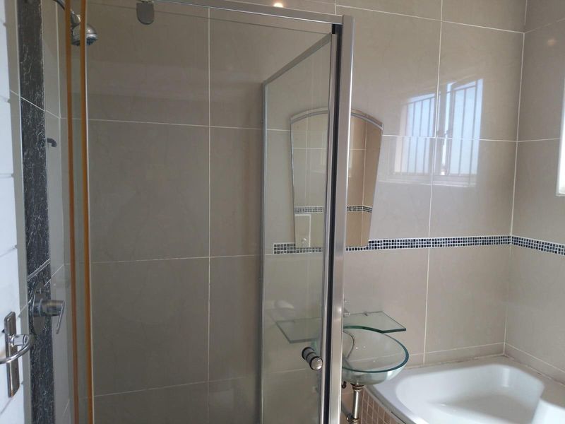 3 Bedroom Apartment To Rent in Glenwood, Durban, KwaZulu Natal - Photo 8