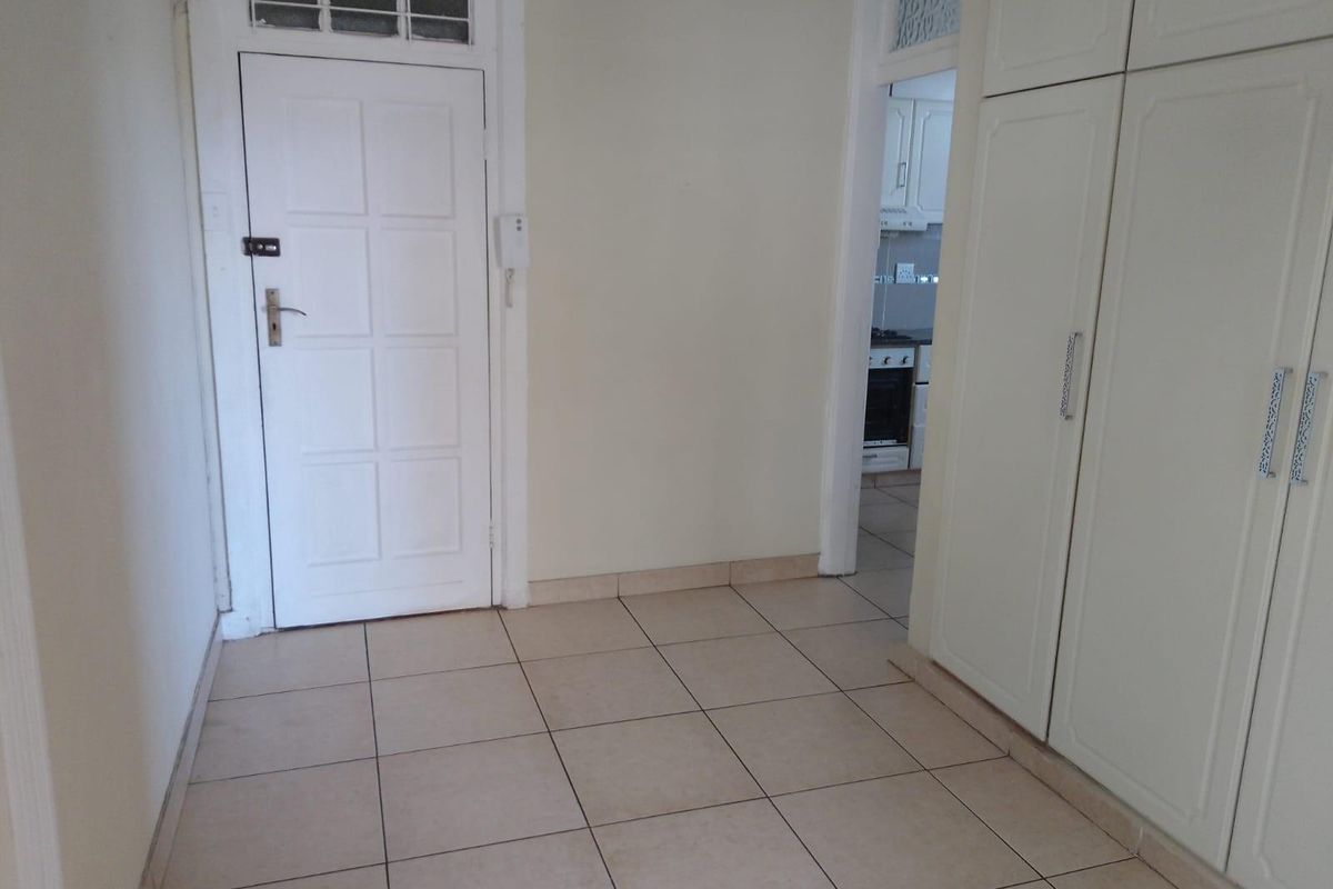 3 Bedroom Apartment To Rent in Glenwood, Durban, KwaZulu Natal - Photo 2