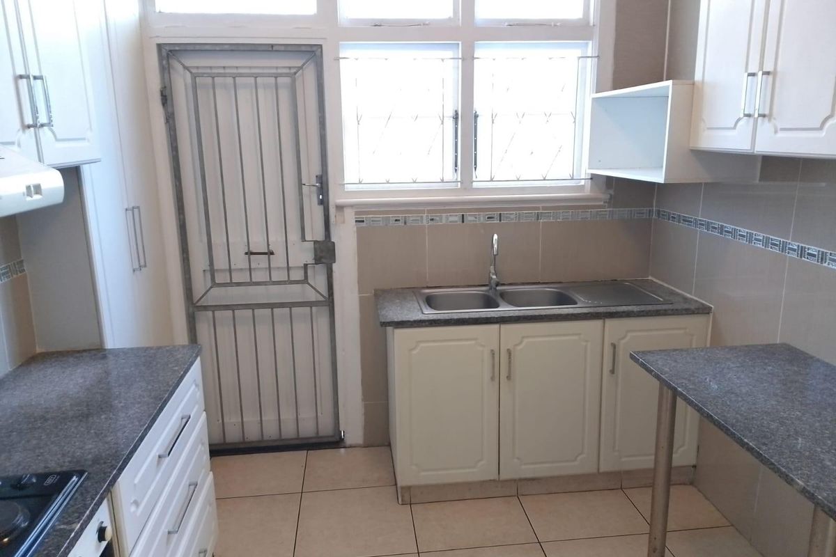 3 Bedroom Apartment To Rent in Glenwood, Durban, KwaZulu Natal - Photo 5