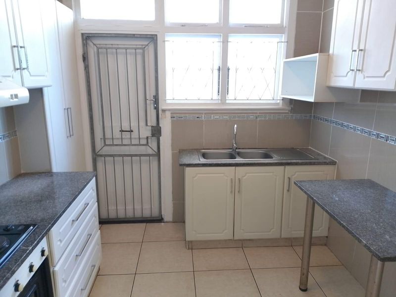 3 Bedroom Apartment To Rent in Glenwood, Durban, KwaZulu Natal - Photo 3