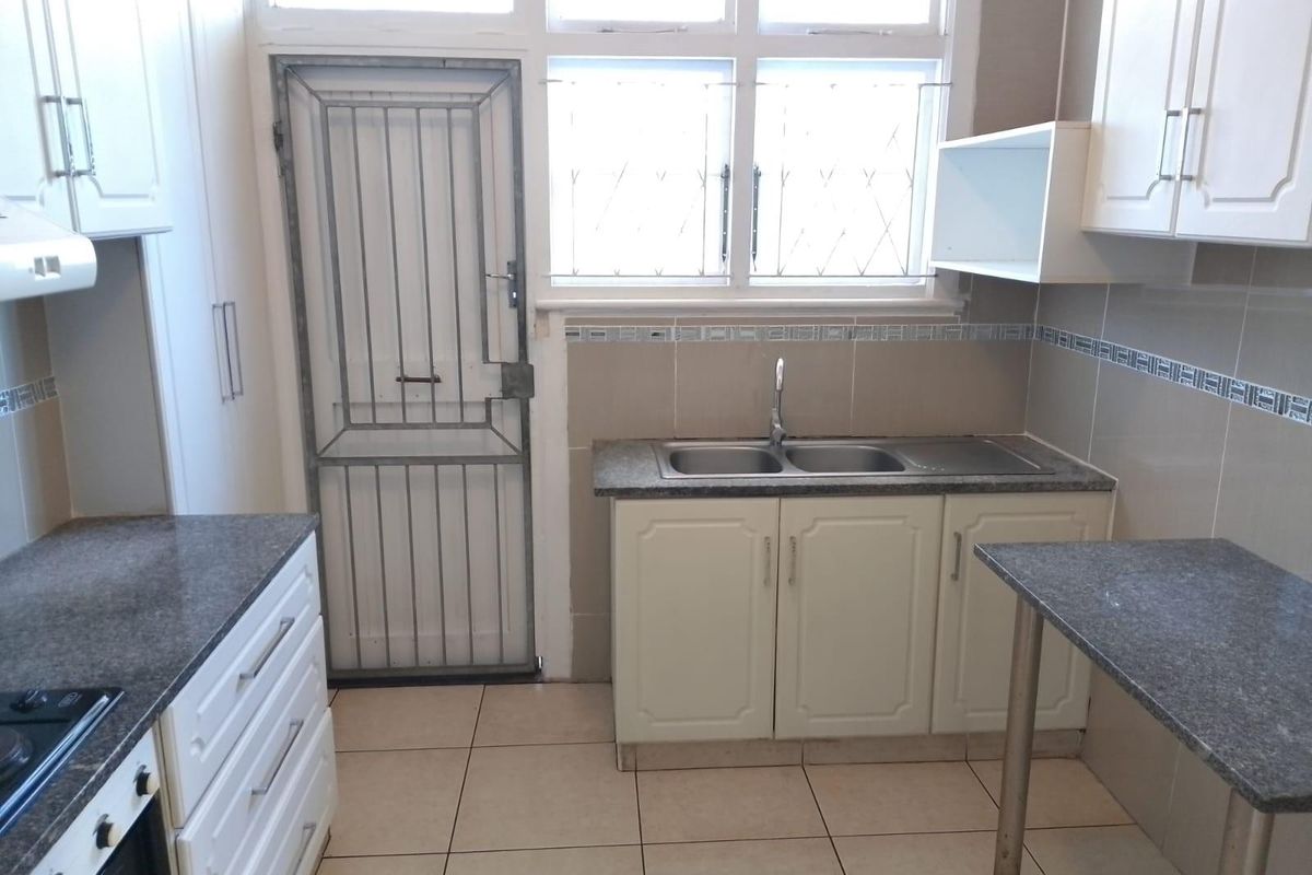 3 Bedroom Apartment To Rent in Glenwood, Durban, KwaZulu Natal - Photo 3