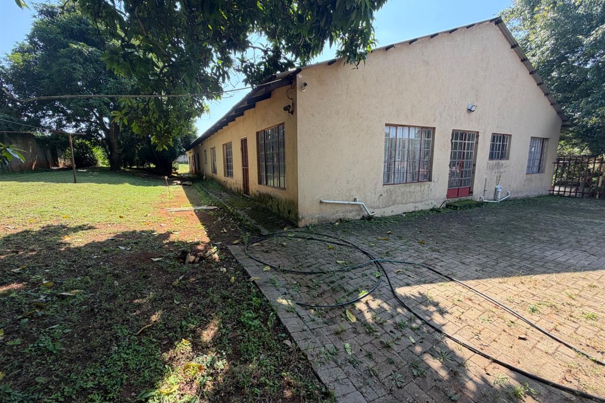 Farm For Sale in White River AH, White River - Photo 3