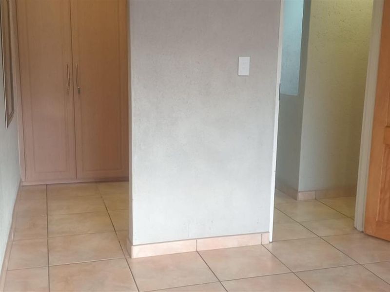 Townhouse To Rent in Huttenheights, Newcastle, KwaZulu Natal - Photo 10