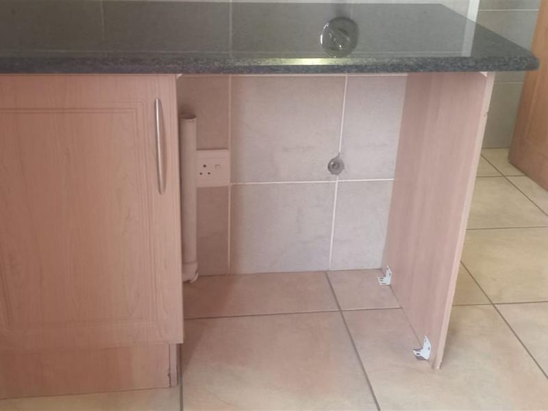 Townhouse To Rent in Huttenheights, Newcastle, KwaZulu Natal - Photo 8