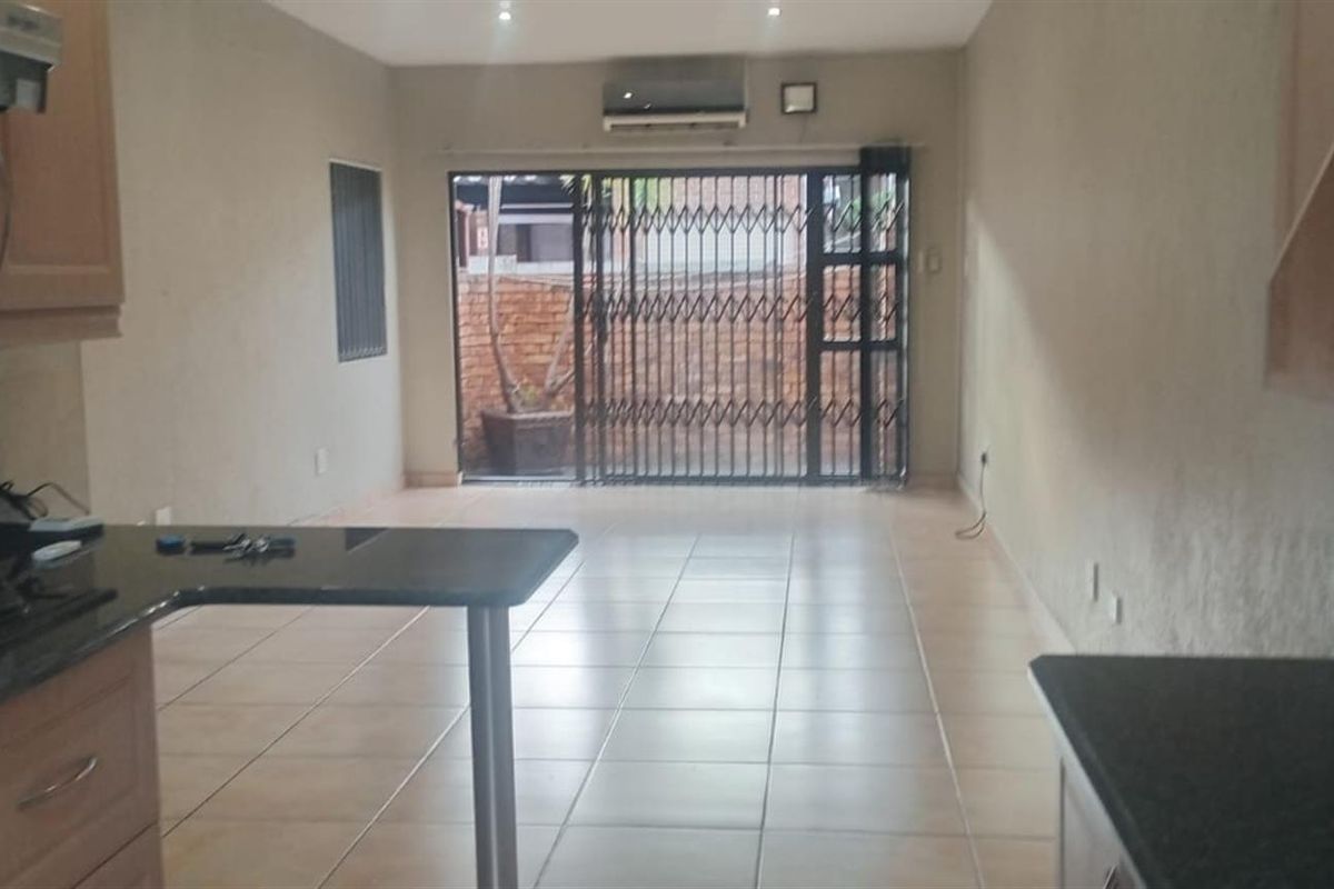 Townhouse To Rent in Huttenheights, Newcastle, KwaZulu Natal - Photo 5
