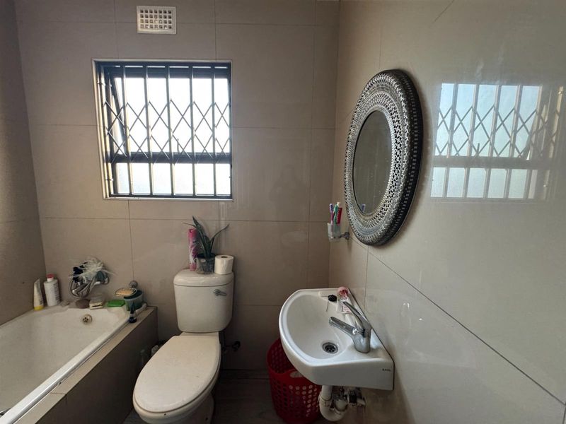 2 Bedroom Home to Rent in Dennemere - Photo 8