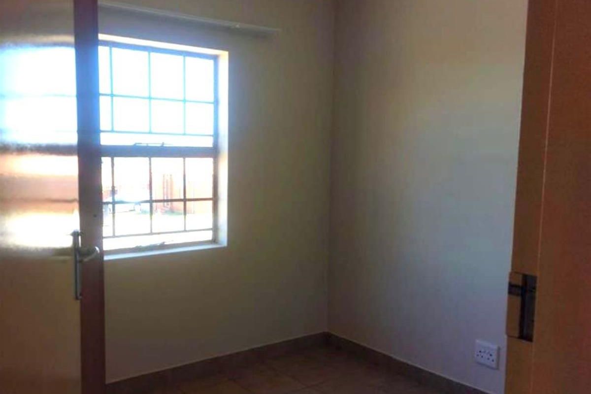 3 Bedroom House for Sale in Centurion, Thatch Hill Estate - Photo 4