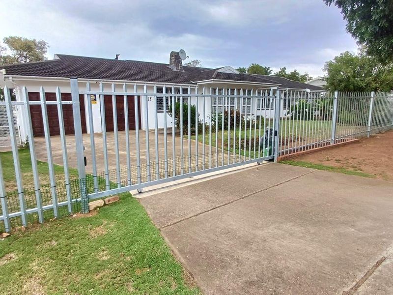 House For Sale in Vanes Estate, Uitenhage - Photo 2