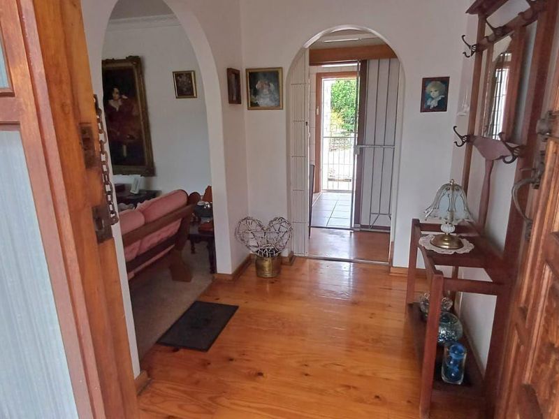 House For Sale in Vanes Estate, Uitenhage - Photo 3