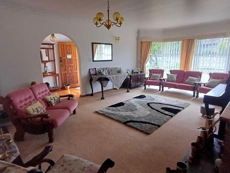 House For Sale in Vanes Estate, Uitenhage - Photo 5