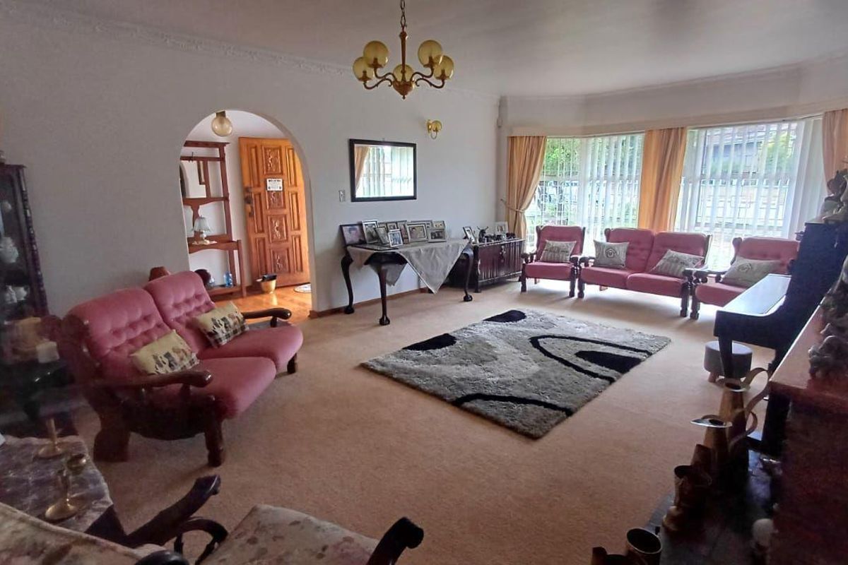 House For Sale in Vanes Estate, Uitenhage - Photo 5