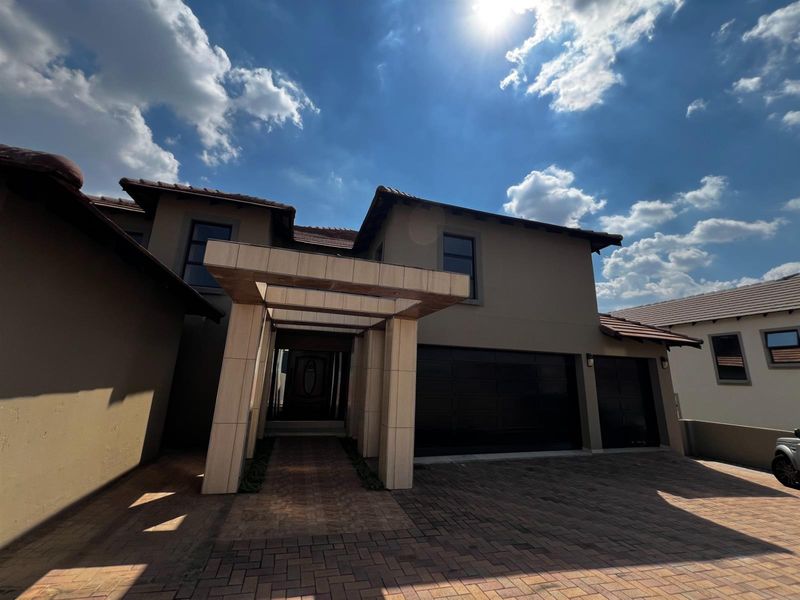 Double Storey House For Sale in Valley View Estate Centurion - Photo 6