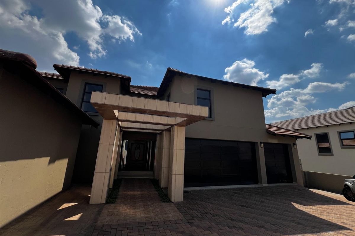 Double Storey House For Sale in Valley View Estate Centurion - Photo 4