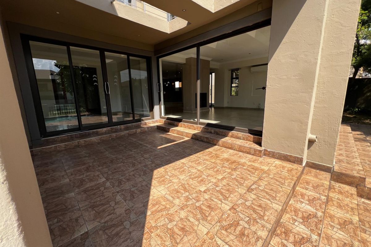 Double Storey House For Sale in Valley View Estate Centurion - Photo 3