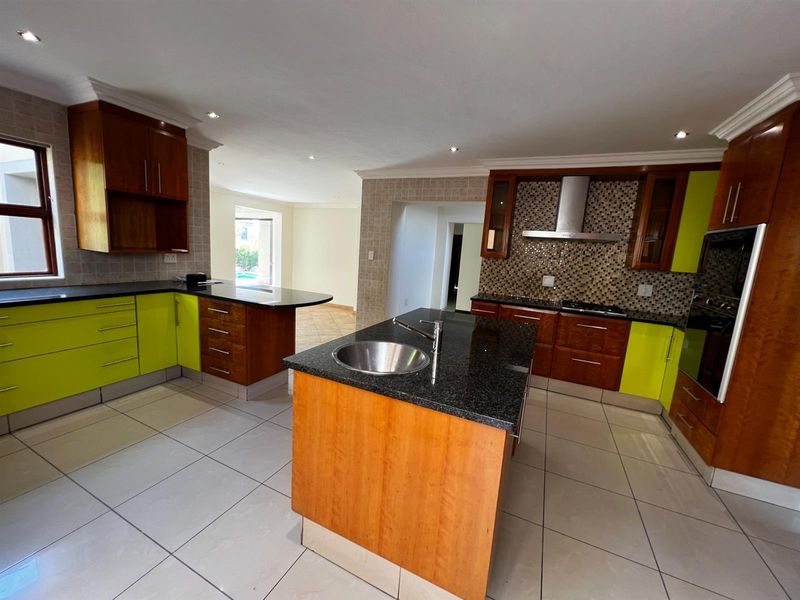 Double Storey House For Sale in Valley View Estate Centurion - Photo 10